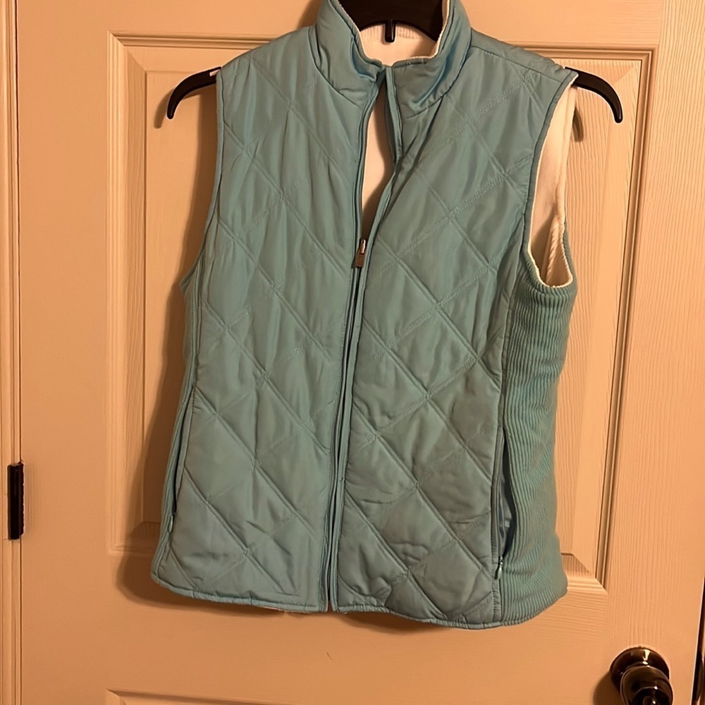 Izod lined vest. Size M